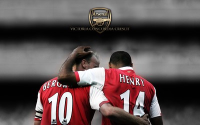 龙珠电竞焦点-伯贝这脚长传找到队友